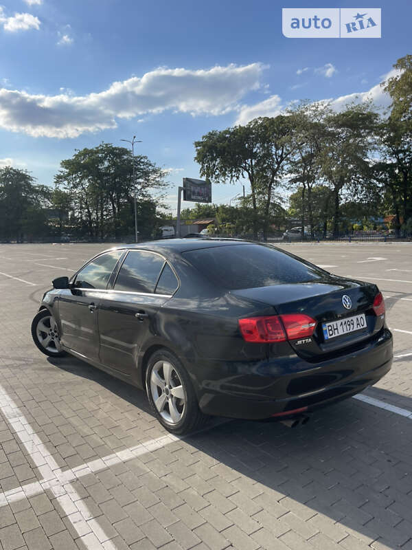 Седан Volkswagen Jetta 2012 в Одесі