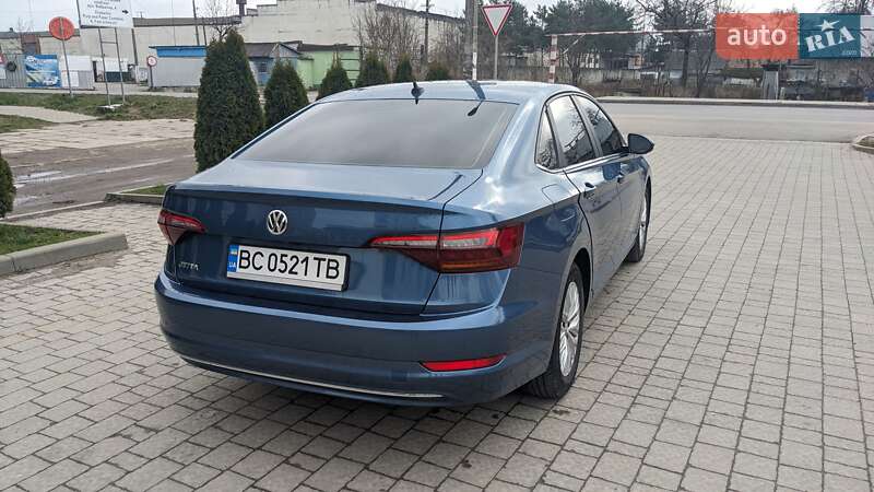 Седан Volkswagen Jetta 2019 в Стрые