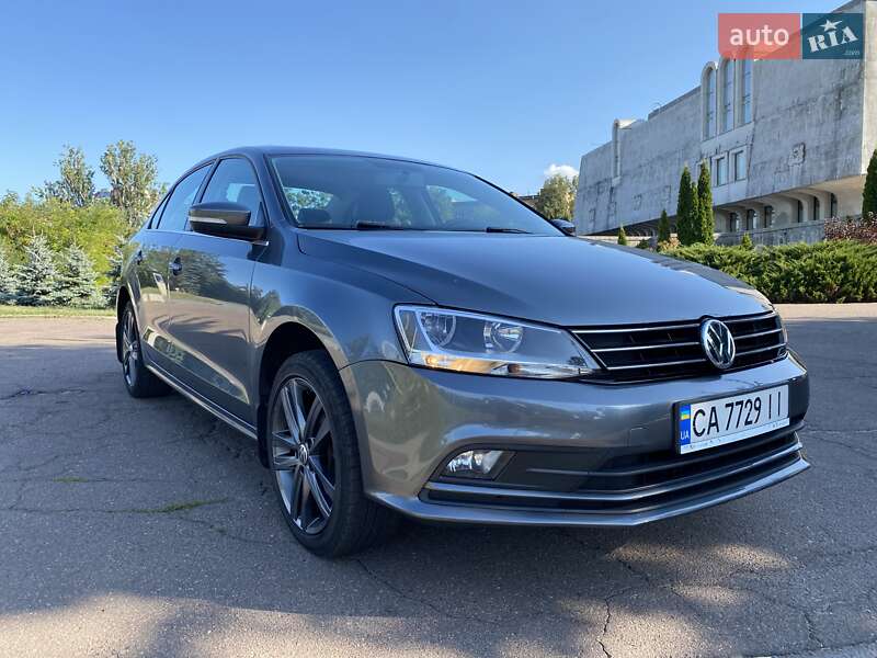 Седан Volkswagen Jetta 2015 в Черкасах