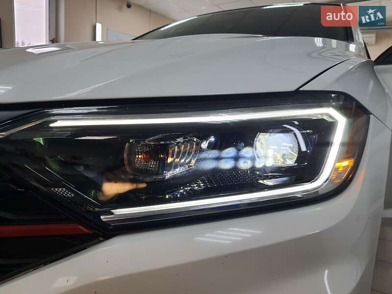 Седан Volkswagen Jetta 2019 в Киеве
