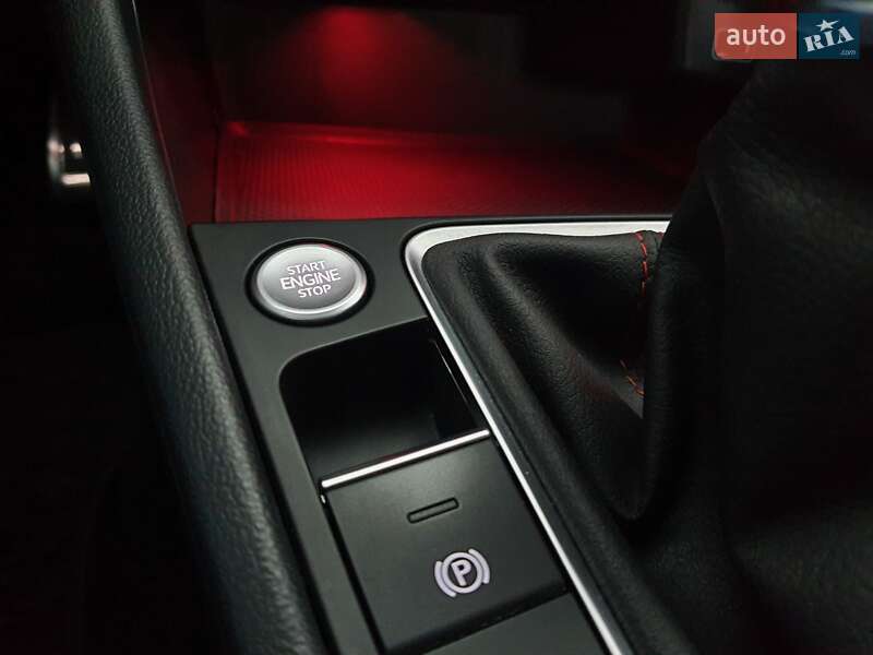 Седан Volkswagen Jetta 2019 в Киеве