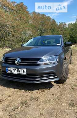 Седан Volkswagen Jetta 2016 в Днепре