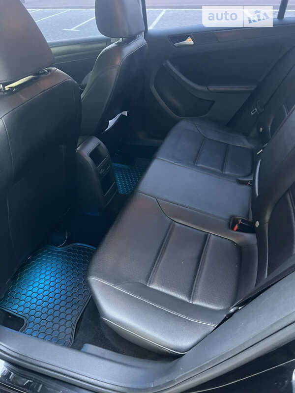 Седан Volkswagen Jetta 2014 в Киеве