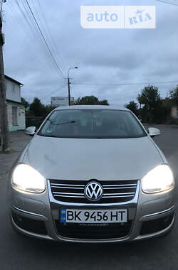 Седан Volkswagen Jetta 2006 в Рівному