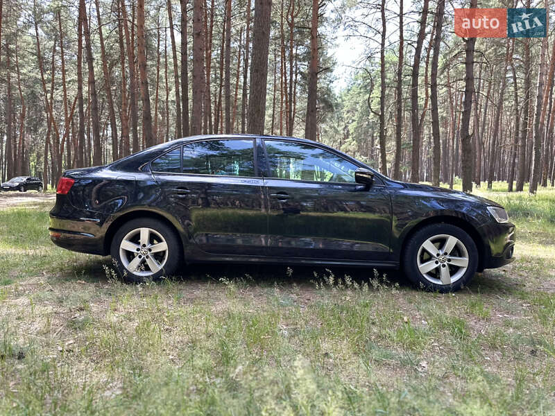 Седан Volkswagen Jetta 2014 в Сумах