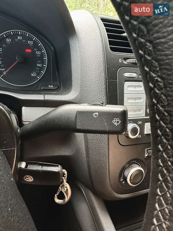 Седан Volkswagen Jetta 2006 в Львове