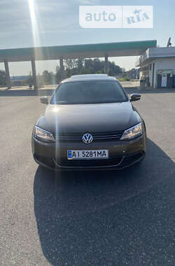 Седан Volkswagen Jetta 2013 в Тячеве