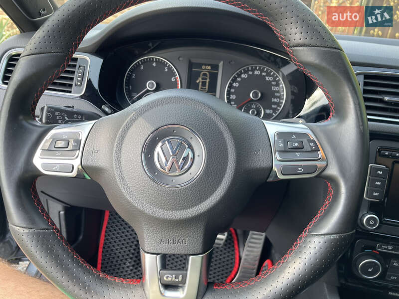 Седан Volkswagen Jetta 2011 в Одессе