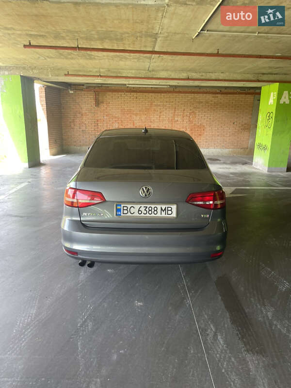 Седан Volkswagen Jetta 2014 в Львове