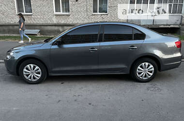 Седан Volkswagen Jetta 2013 в Ромнах