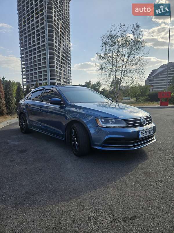 Седан Volkswagen Jetta 2017 в Днепре