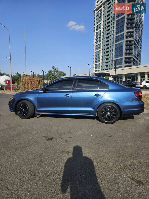 Седан Volkswagen Jetta 2017 в Днепре