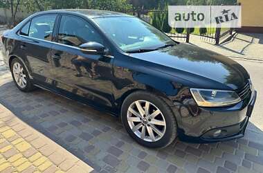 Седан Volkswagen Jetta 2011 в Львові