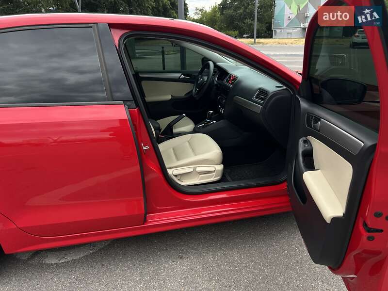 Седан Volkswagen Jetta 2015 в Харькове