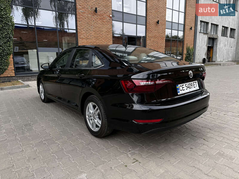 Седан Volkswagen Jetta 2020 в Черновцах