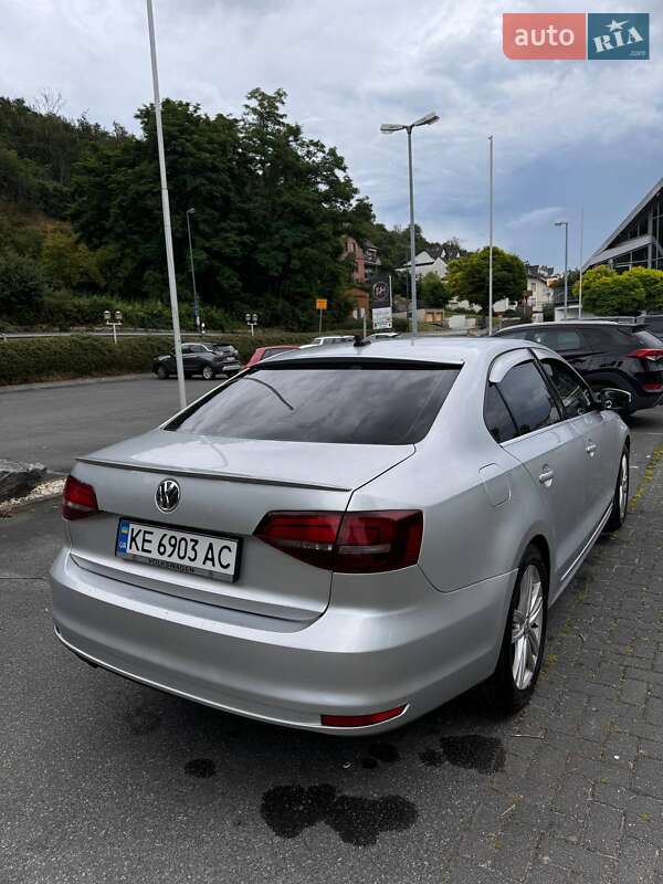 Седан Volkswagen Jetta 2015 в Кривом Роге