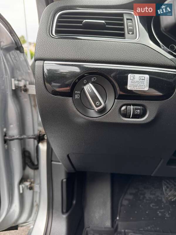 Седан Volkswagen Jetta 2015 в Кривом Роге