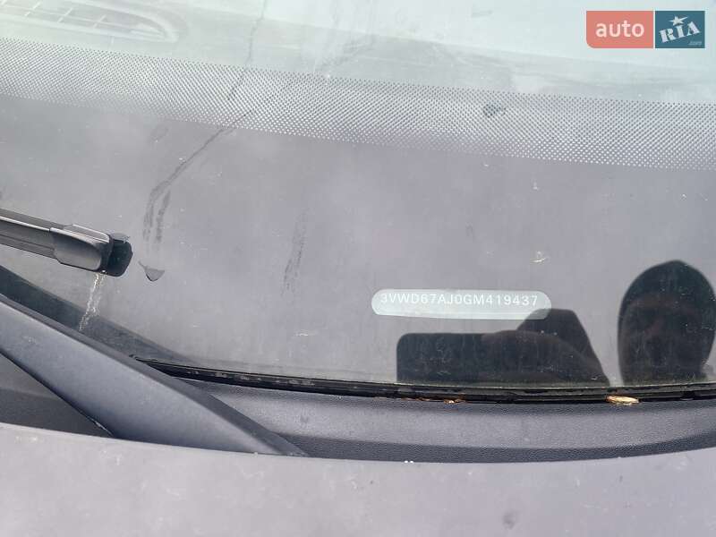 Седан Volkswagen Jetta 2016 в Ужгороді