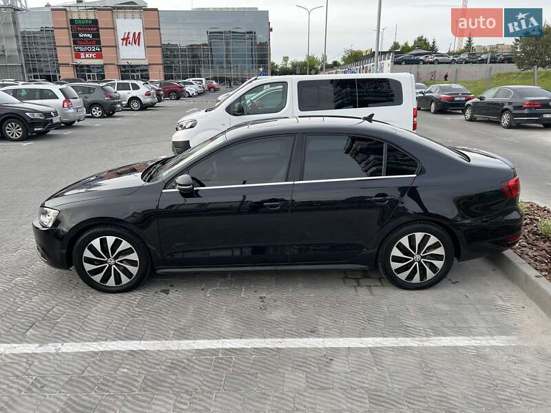 Седан Volkswagen Jetta 2014 в Львове фото 3 Седан Volkswagen Jetta 2014 в Львове