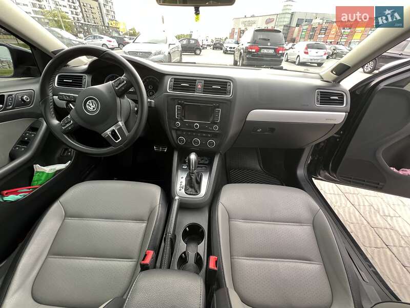 Седан Volkswagen Jetta 2014 в Львове фото 12 Седан Volkswagen Jetta 2014 в Львове