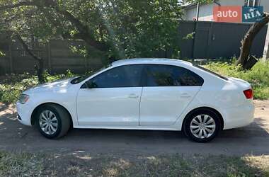 Седан Volkswagen Jetta 2012 в 