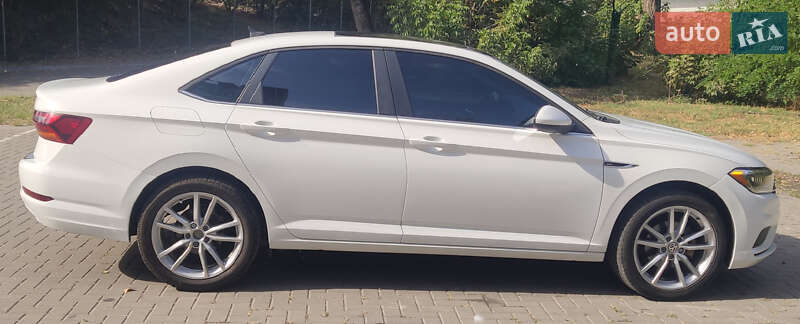 Седан Volkswagen Jetta 2019 в Києві