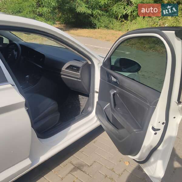 Седан Volkswagen Jetta 2019 в Києві