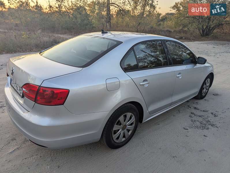 Седан Volkswagen Jetta 2013 в Киеве