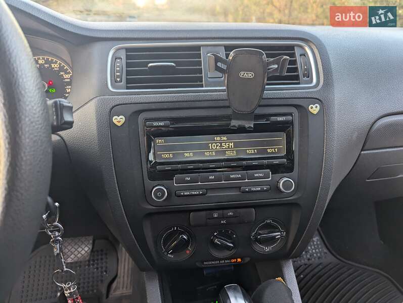Седан Volkswagen Jetta 2013 в Киеве