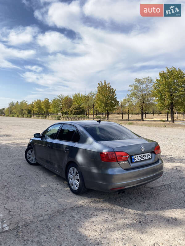 Седан Volkswagen Jetta 2013 в Кривому Розі