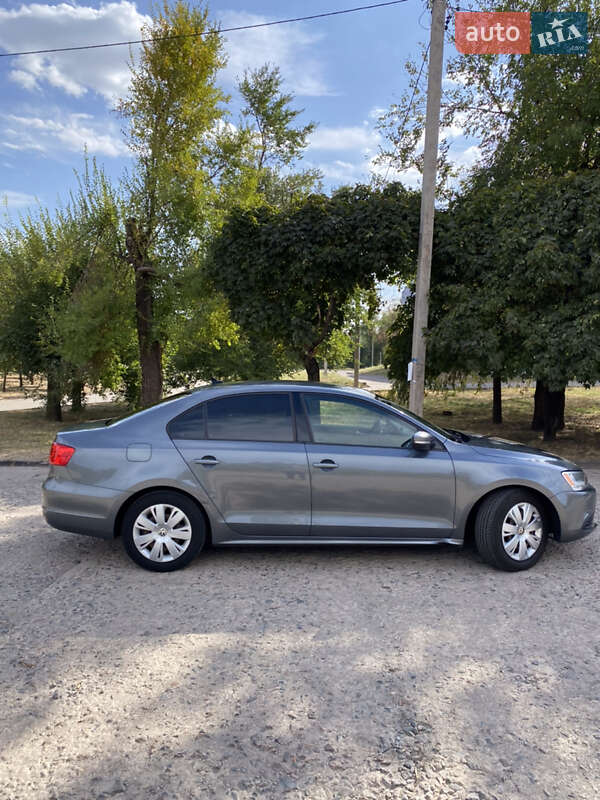 Седан Volkswagen Jetta 2013 в Кривому Розі