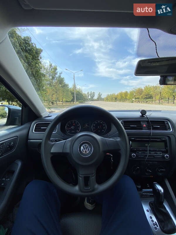 Седан Volkswagen Jetta 2013 в Кривому Розі