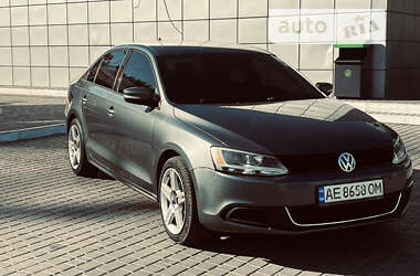 Седан Volkswagen Jetta 2014 в Дніпрі