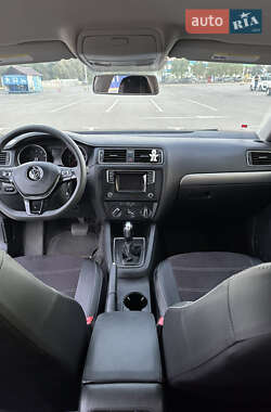 Седан Volkswagen Jetta 2016 в 