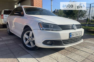 Седан Volkswagen Jetta 2011 в Тернополе