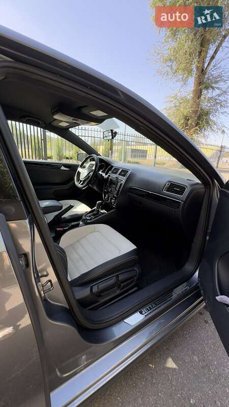 Седан Volkswagen Jetta 2014 в Кривом Роге