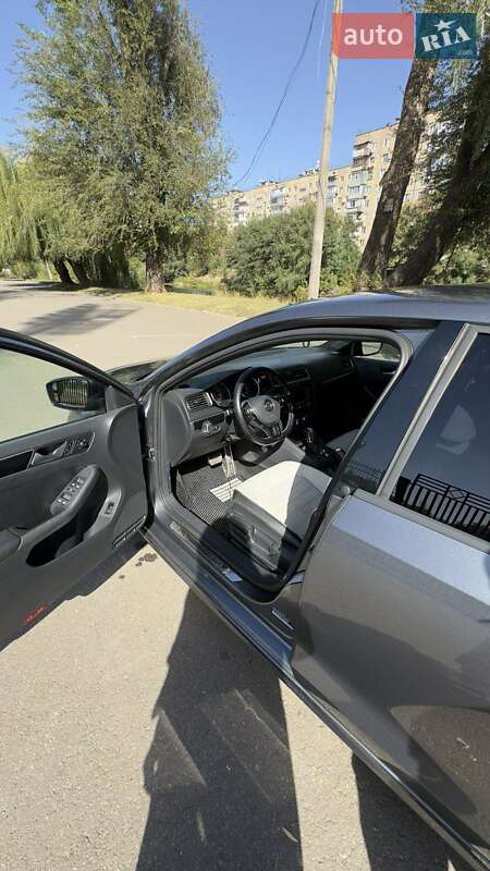 Седан Volkswagen Jetta 2014 в Кривом Роге