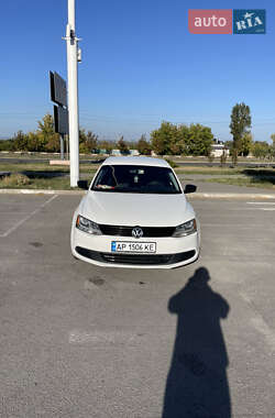 Седан Volkswagen Jetta 2013 в 
