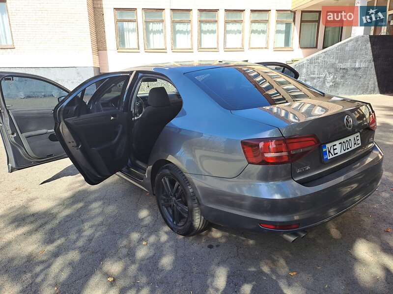 Седан Volkswagen Jetta 2016 в Кривом Роге