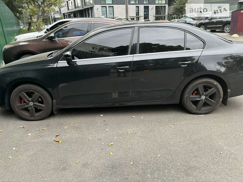 Седан Volkswagen Jetta 2012 в Києві