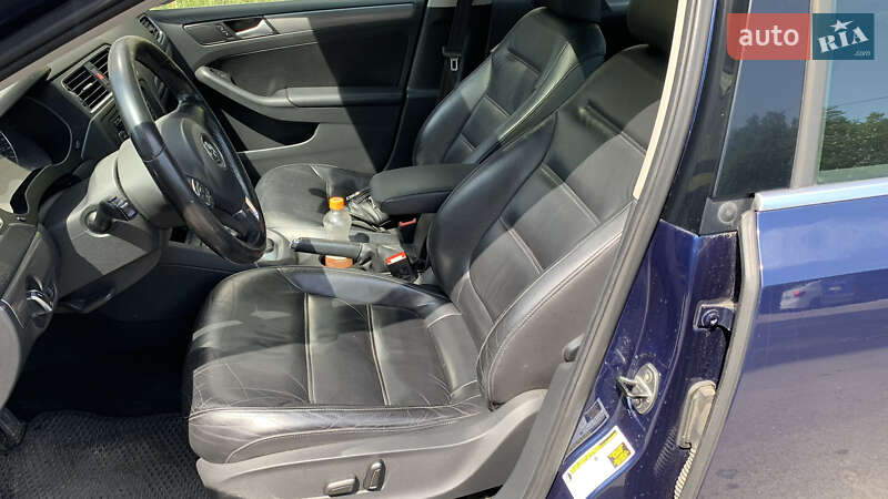 Седан Volkswagen Jetta 2014 в Киеве