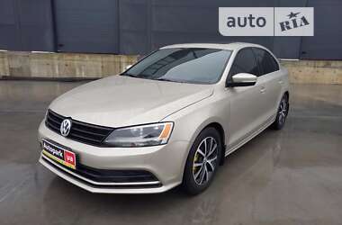 Седан Volkswagen Jetta 2015 в Львове