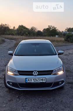 Седан Volkswagen Jetta 2012 в Люботині