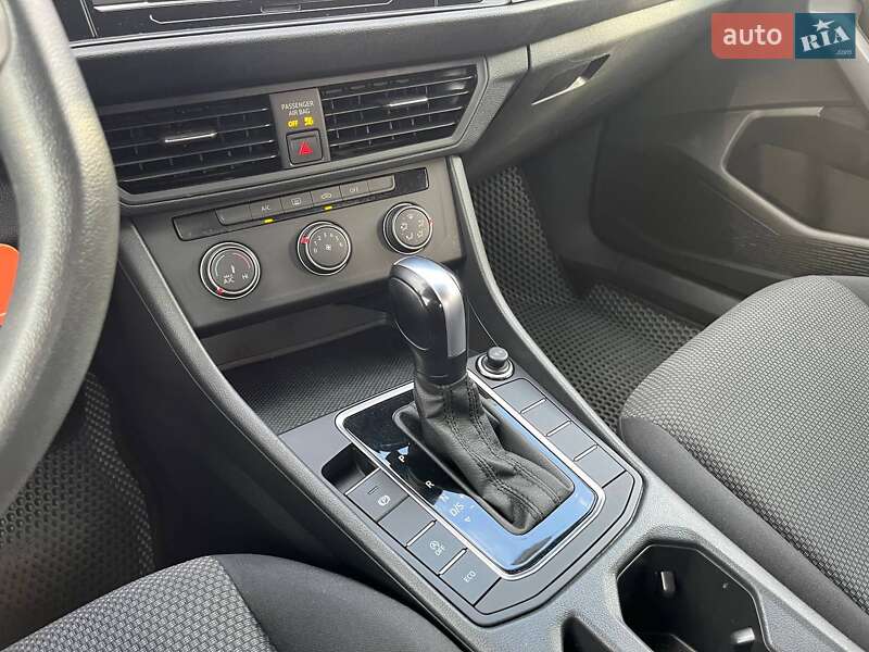 Volkswagen Jetta 2018