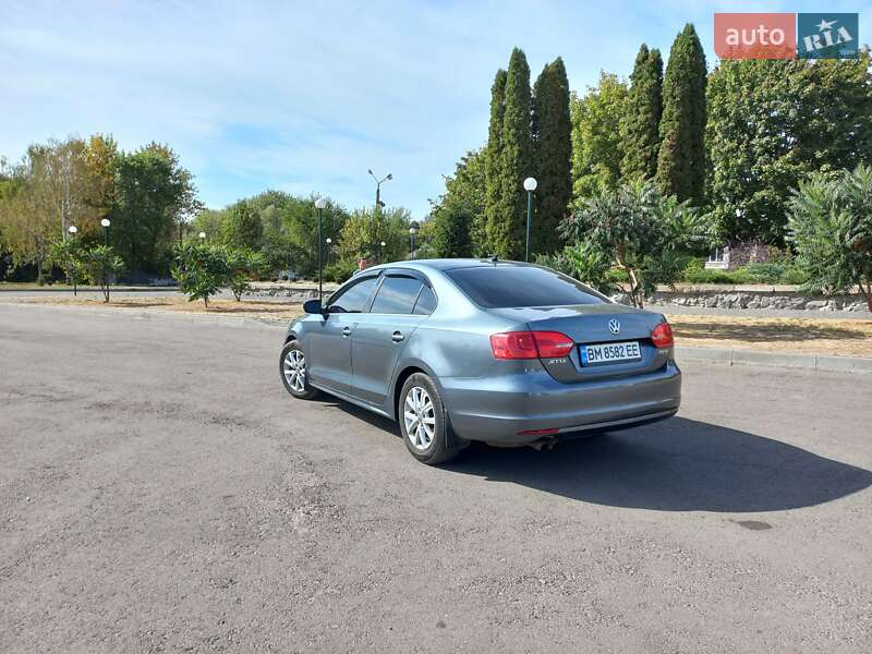 Седан Volkswagen Jetta 2012 в Сумах