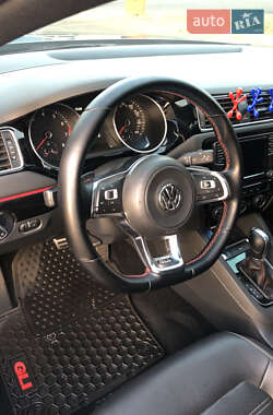 Седан Volkswagen Jetta 2017 в 