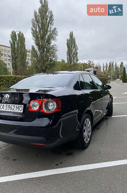 Седан Volkswagen Jetta 2008 в Володимирці