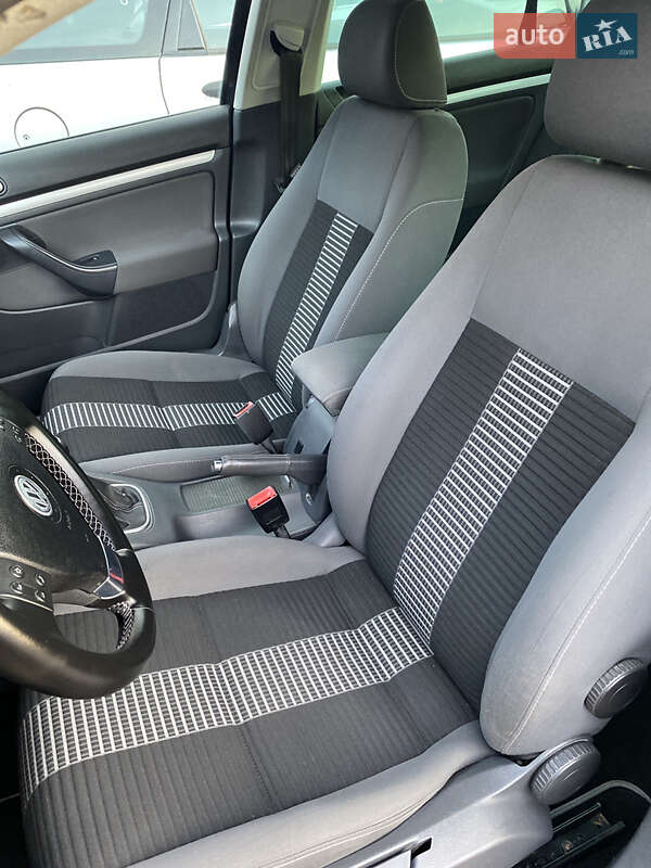 Седан Volkswagen Jetta 2008 в Володимирці