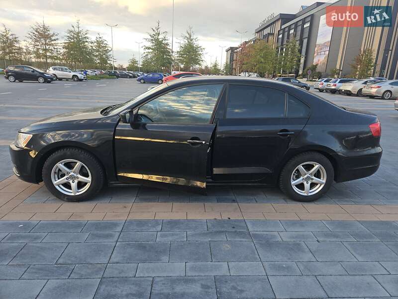Седан Volkswagen Jetta 2013 в Одесі