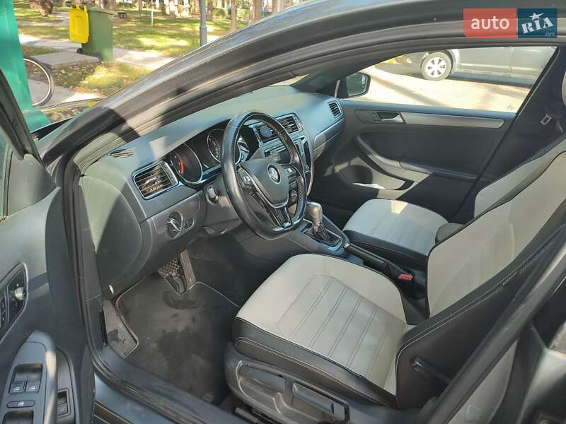 Седан Volkswagen Jetta 2016 в Ирпене